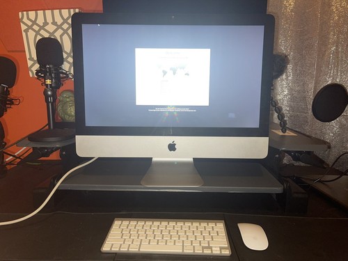 APPLE BUNDLE: iMac 21.5” Desktop (Mid-2010) + Wireless Keyboard & Wireless Mouse - Picture 6 of 7