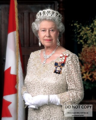HER MAJESTY QUEEN ELIZABETH II - 8X10 PHOTO (OP-159)