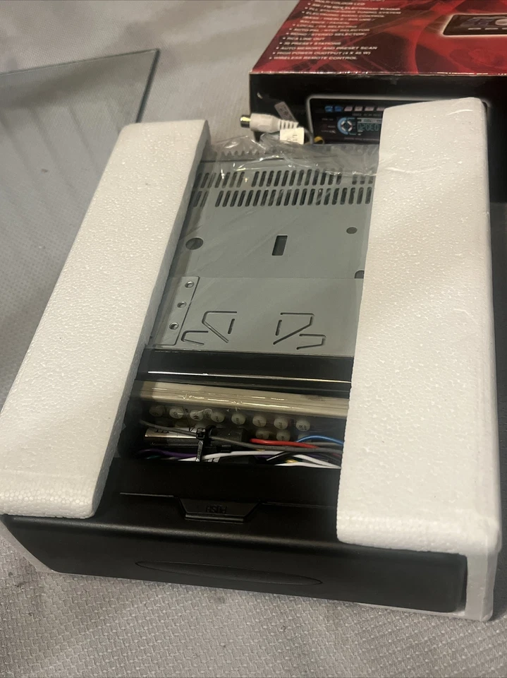 XO Vision XO1800 In-Dash DVD/Digital Multimedia Receiver New - Image 2 of 2