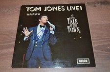TOM JONES In Person Signed Autograph VINYL TOM JONES LIVE ACOA CERT