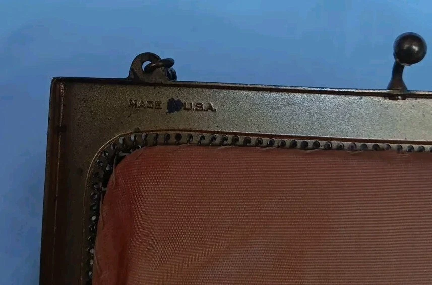 Vintage Whiting & Davis Mesh Hand Bag 5.5inx6in. 5in Chain - Image 4 of 4