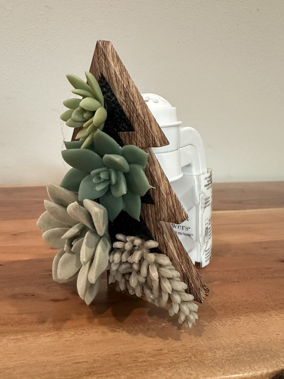 Bath & Body Works Wooden Christmas Tree Succulents Wallflower Refill Plug-image