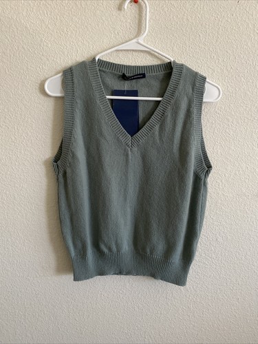 v neck Mia sweater vest NWT 