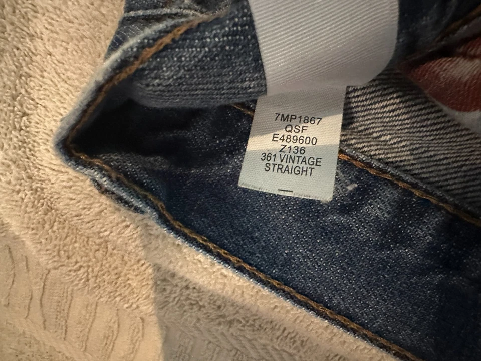 Lucky Brand Vintage Straight Denim Jeans 38W x 30L - Image 4 of 4