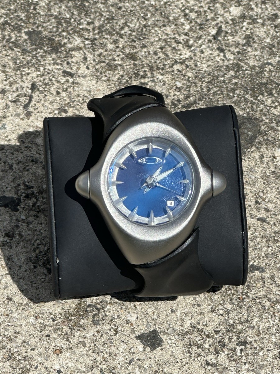 Oakley Crush 1.0 Men's Watch Stainless Steel, Blue Dial Black Band