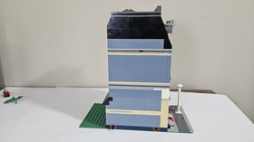 LEGO Creator Expert: Pet Shop (10218) Missing Pieces Listed In Description