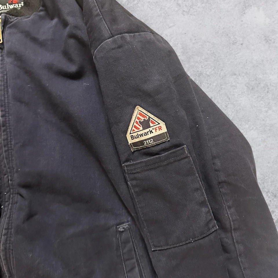 Chaqueta Bulwark Para Hombres L Azul Marino Bombardero Ropa de Trabajo Ultrasuave Resistente al Llama FR Foto 4 de 4