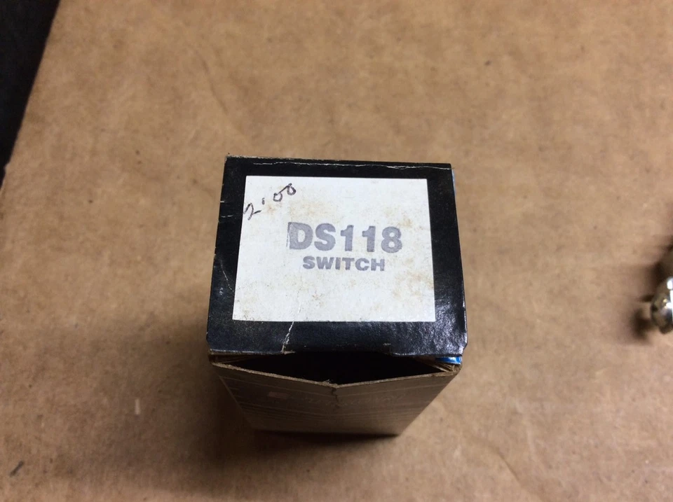 Nuevo interruptor atenuador de faros E-Tron DS118 Foto 2 de 4