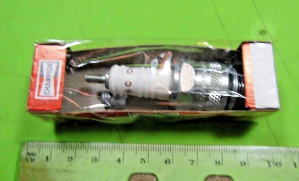 Vela de ignição Champion p/n 306 L86C 1968-1975 VW Beetle Range Rover - Imagem 2 de 2