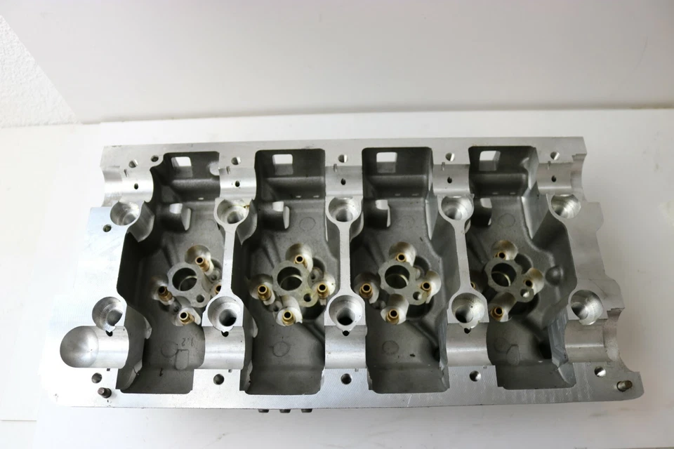 03G103373A BKD BLB BRE BKP BSY BMN BMR AZV für Audi A3 A4 Zylinderkopf 2.0 TDI - Bild 1 von 2