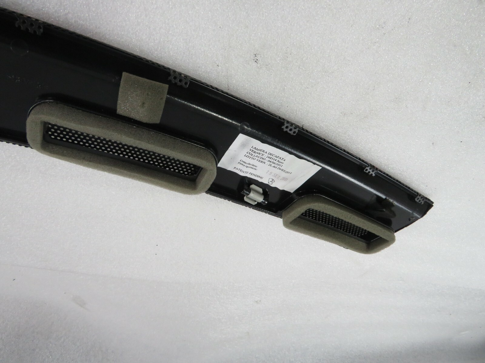 Ferrari California, RH, Right, Upper Dash Grille, P/N 69751900