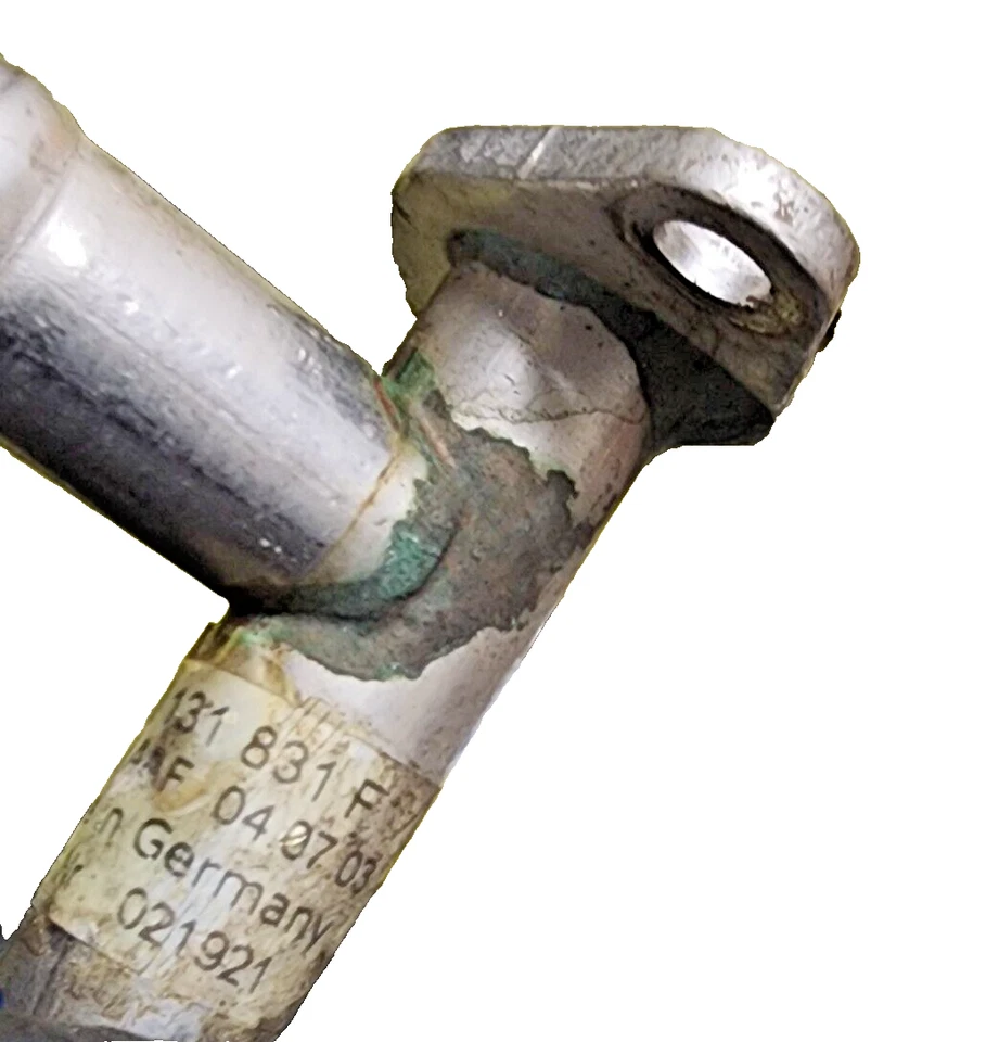 Mangueira de linha 2004–2007 Volkswagen Touareg Phaeton EGR 4.2L V8 077 131 831 G FABRICANTE DE EQUIPAMENTO ORIGINAL - Imagem 4 de 4