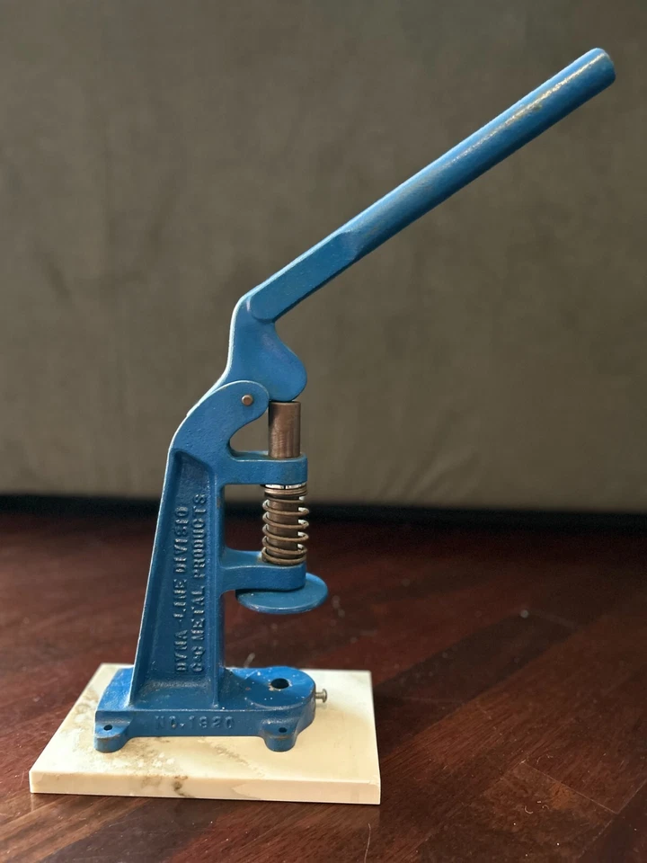 Máquina de prensa manual azul y troquel de prensa manual para botones cubiertos de tela para hacer Foto 2 de 4