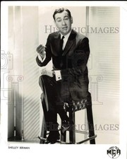 1961 Press Photo Comedian Shelley Berman - lrx85365