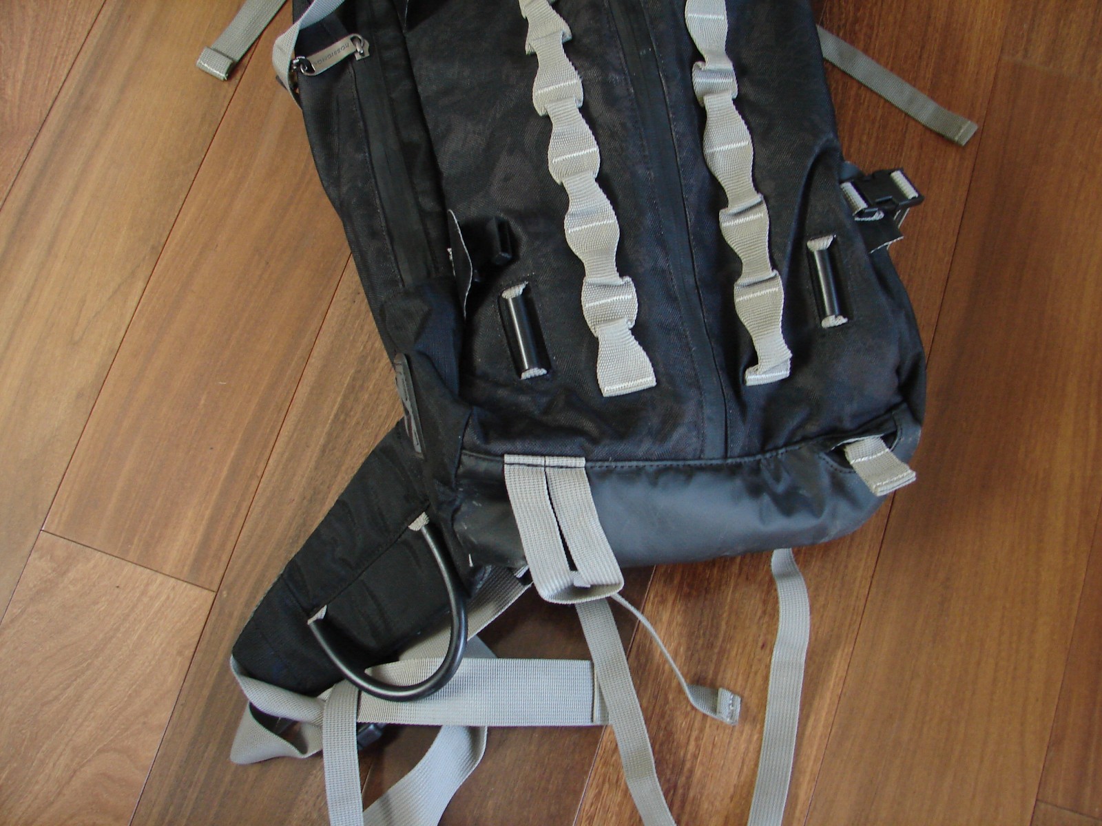 Rossignol Outdoor Hiking Camping Backpack  25 L Black