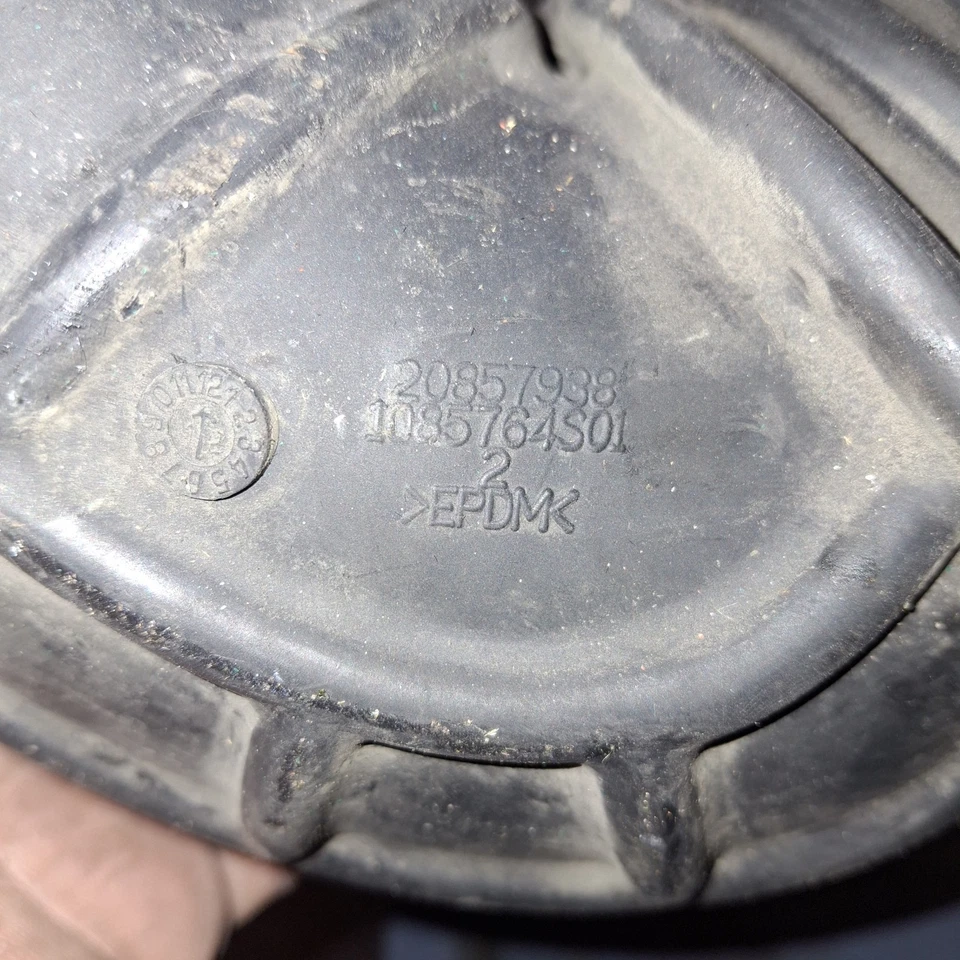 Carcasa y mangueras de filtro de aire Cadillac Ats 2.0 T 2013-2018 Foto 4 de 4