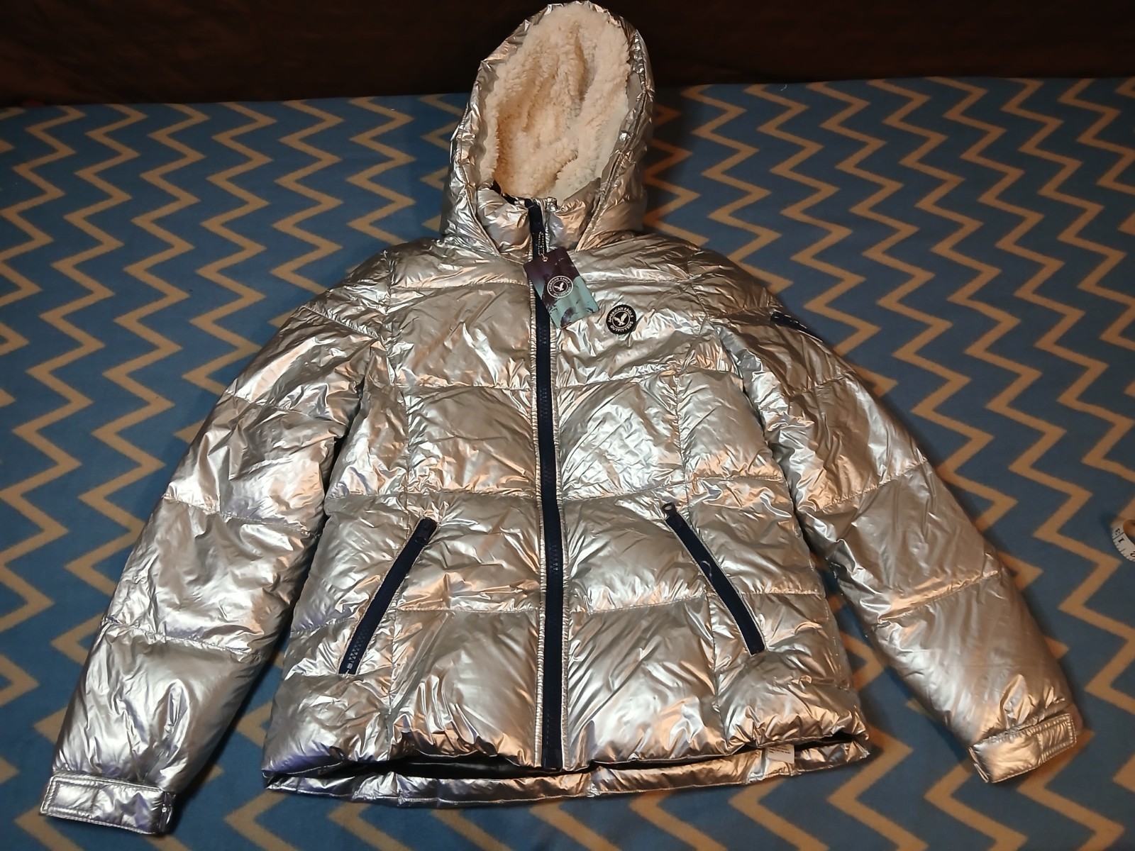 American Eagle Outfitters Silver Puffer Zip Up Jacket Women's Size Medium NWT