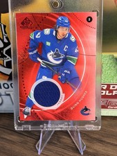 2025-26 SP Game Used Hockey 59 Quinn Hughes Red Jersey Parallel Canucks (MEM)