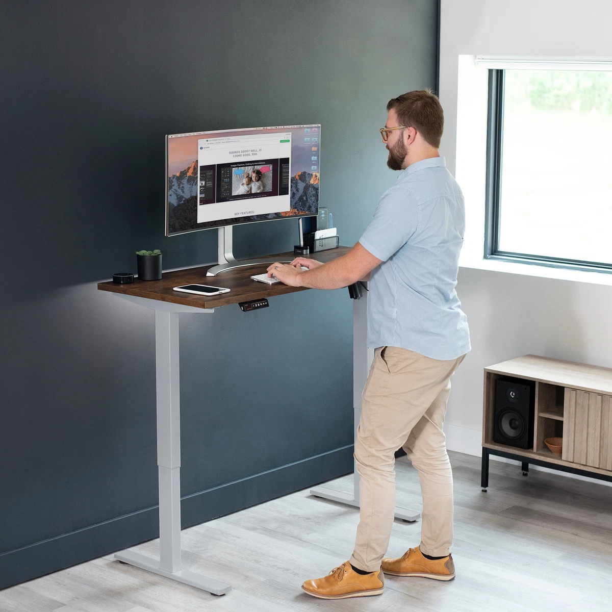 Square on sale corner desk