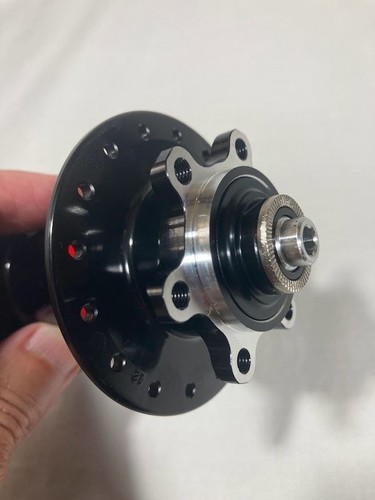Novatec D041SB (9x108x100mm) Black 28 Holes Front Hub for MTB Disc - Picture 2 of 4