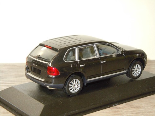 Porsche Cayenne - Minichamps 1:43 in Box *31121 - Imagen 2 de 4