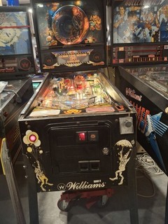 Hurricane Pinball Machine