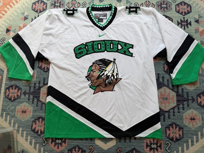 #ad Nike UND Vintage North Dakota Fighting Sioux Hockey WCHA Jersey White L $275.00