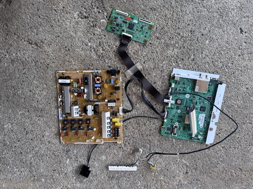 Samsung UE46D6510 Mainboard, Netzteil, T-Con Board Und Gehörige Kabeln