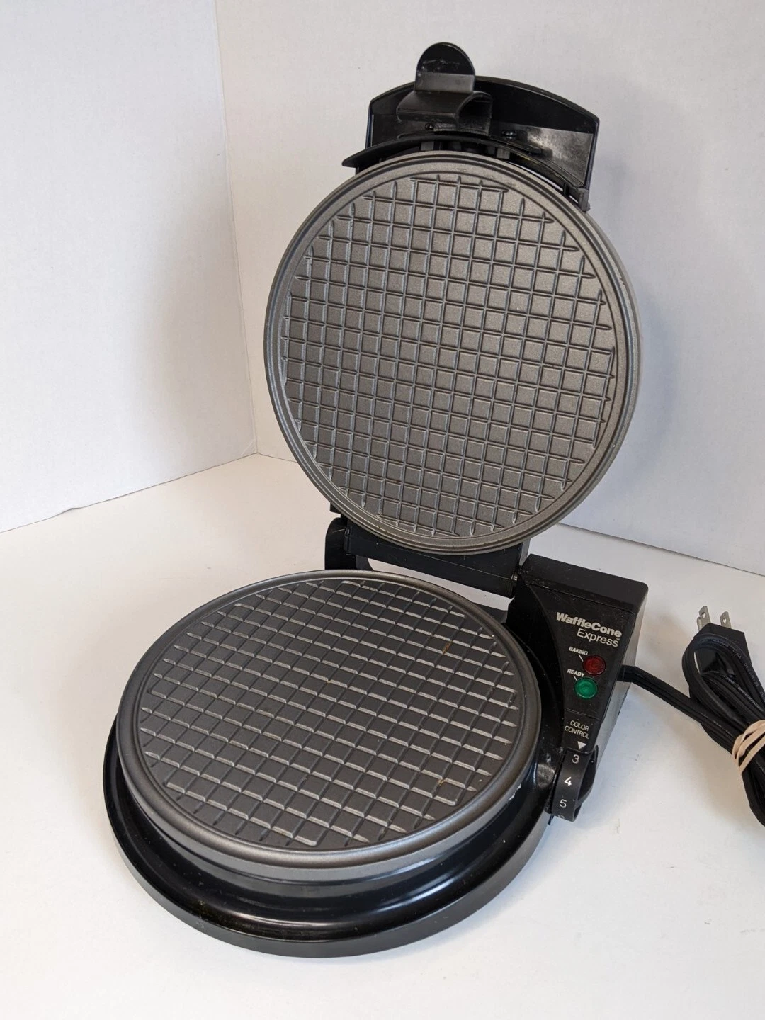 Chef’s Choice International Waffle Cone Express 838 Maker ~ Chaffle Maker