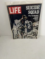 1971 LIFE Magazine - Dec 3 - Suicide Squad - Pro Football's Most Violent Men