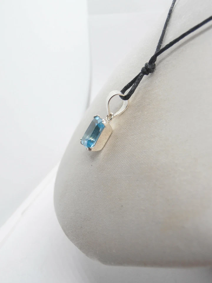 Ciondolo in ARGENTO 925 con TOPAZIO AZZURRO naturale - pendente con girocollo - - Immagine 3 di 4