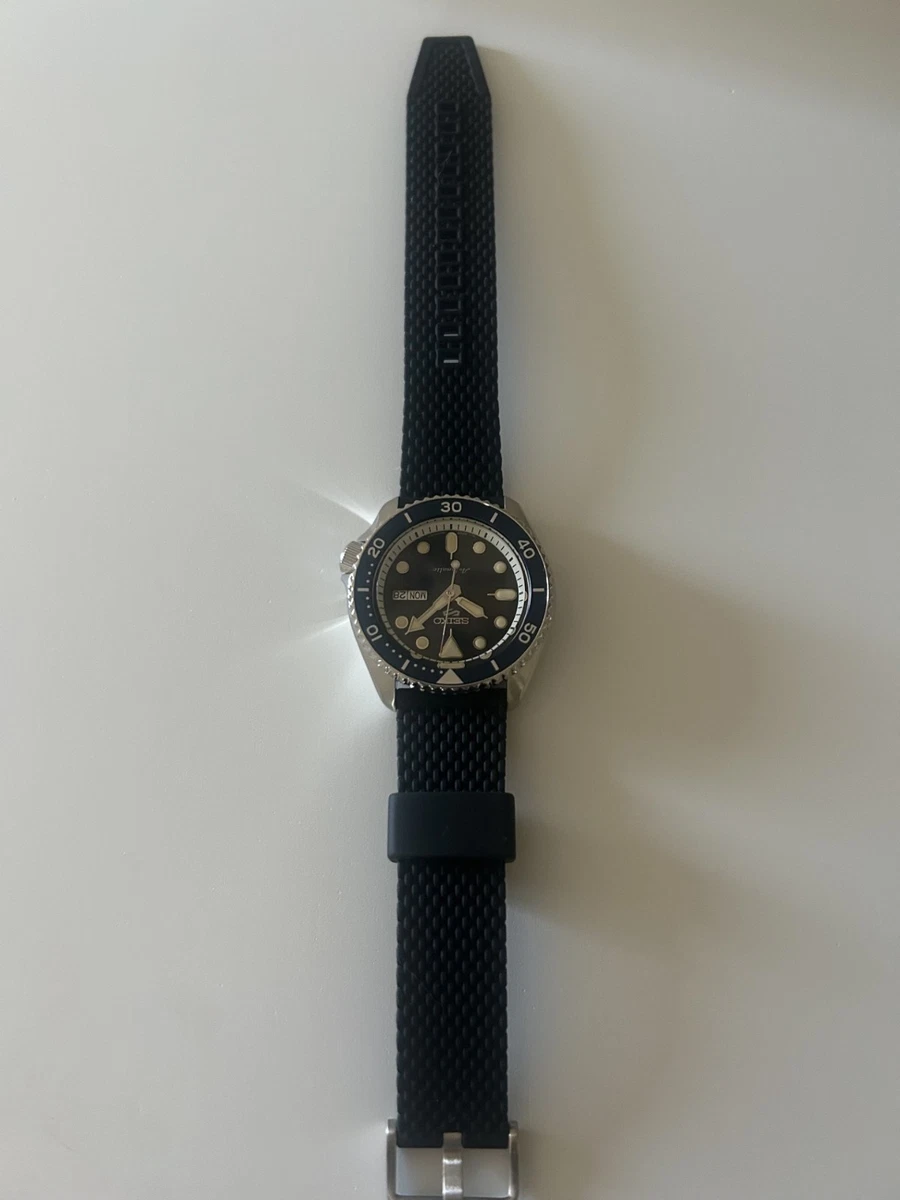 Seiko 5 Sports Mechanical (Automatic) Rubber Band Wristwatches for