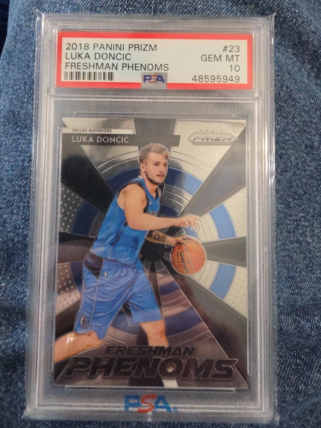 2018-19 Panini Prizm - Freshman Phenoms Luka Dončić #23 (RC) PSA 10