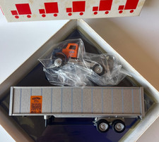 Winross Roadway Express White 9000 Day Cab w/...