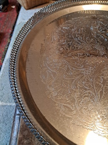 Vassoio da galleria vintage in acciaio inox cromato con piedini vassoio da galleria 36 cm - Foto 2 di 11