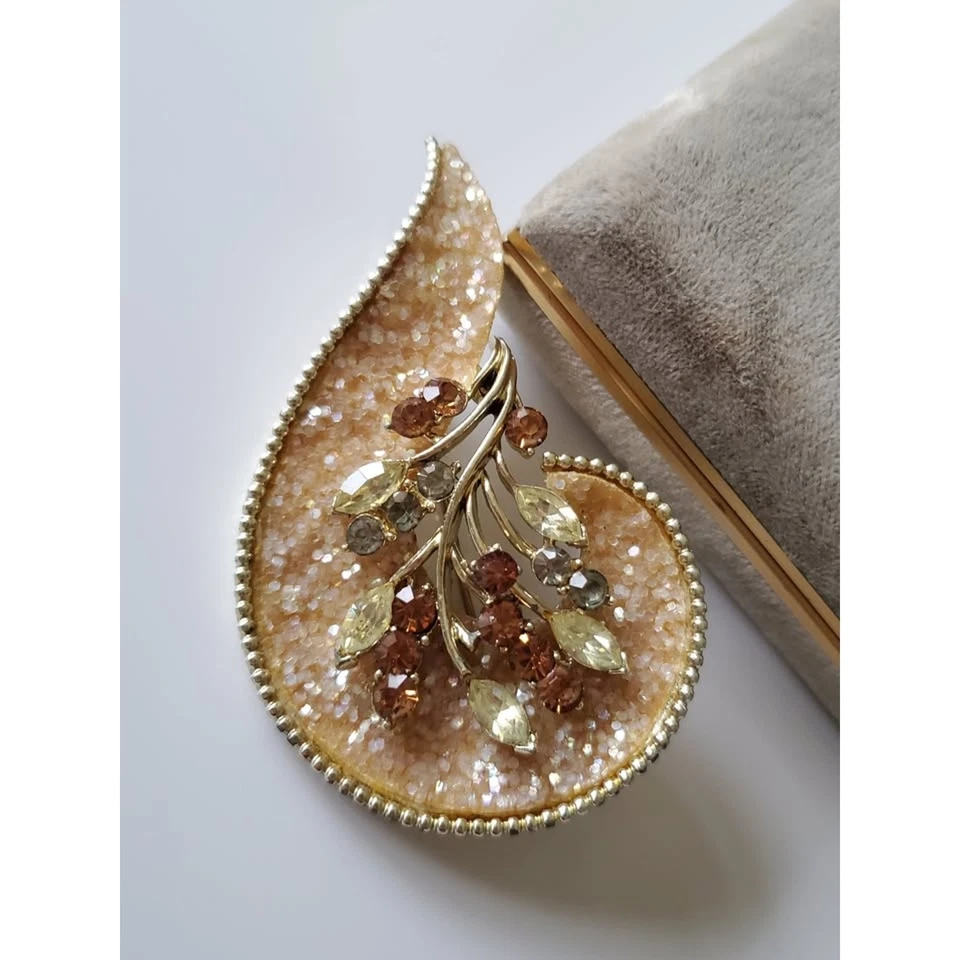Broche remolino vintage de diseñador Coro con costras brillantes Foto 2 de 4
