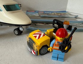 LEGO CITY: AIRPORT VIP SERVICE  #60102~100% Complete with/ Manuals