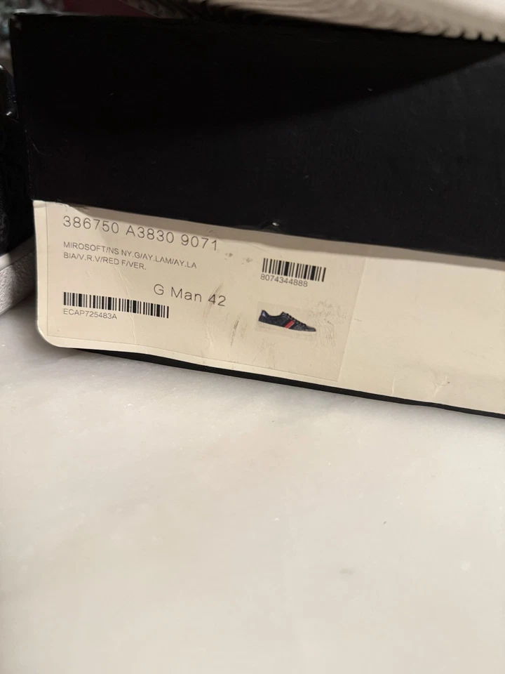 Auténticos zapatos Gucci negros y rojos Foto 2 de 4