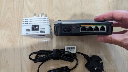 Kit commutateur 4 ports Netgear Powerline AV 500 XAV5004. Très bon état. - Photo 5/7