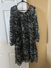 Terra And Sky 1x 16W/ 18W Black And White Long Sleeves Lightweight Dress