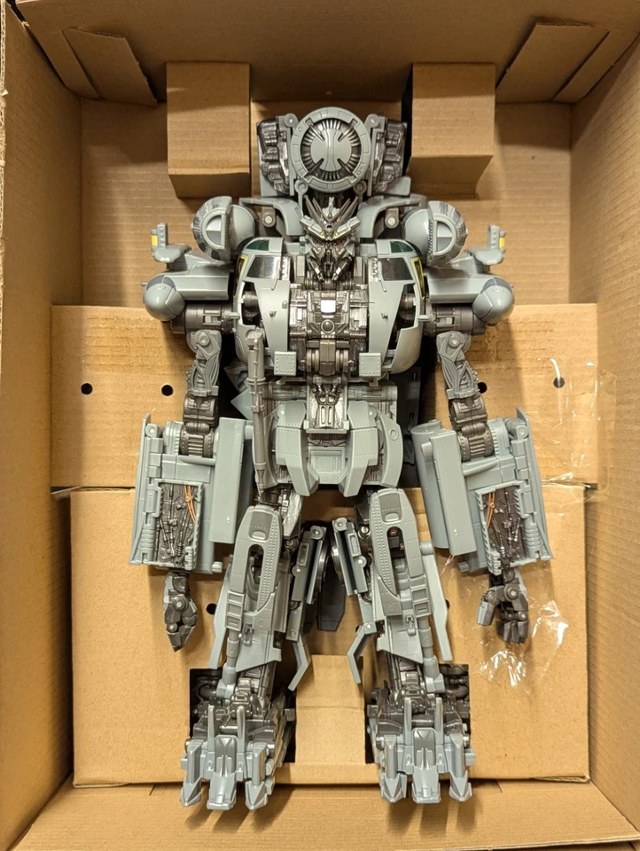 Transformers Masterpiece Movie Series MPM-13 Blackout and Scorponok Figure - Image 3 of 4