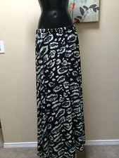 NWT! - VON VONNI Maxi Skirt VVS7 animal print on black Sz Med. New Nordstrom