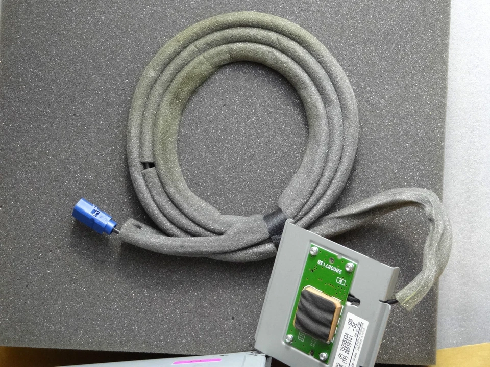 Outlook Acadia Enclave Equinox Lucerne Traverse Torrent Navigation CD Radio OEM - Image 3 of 4