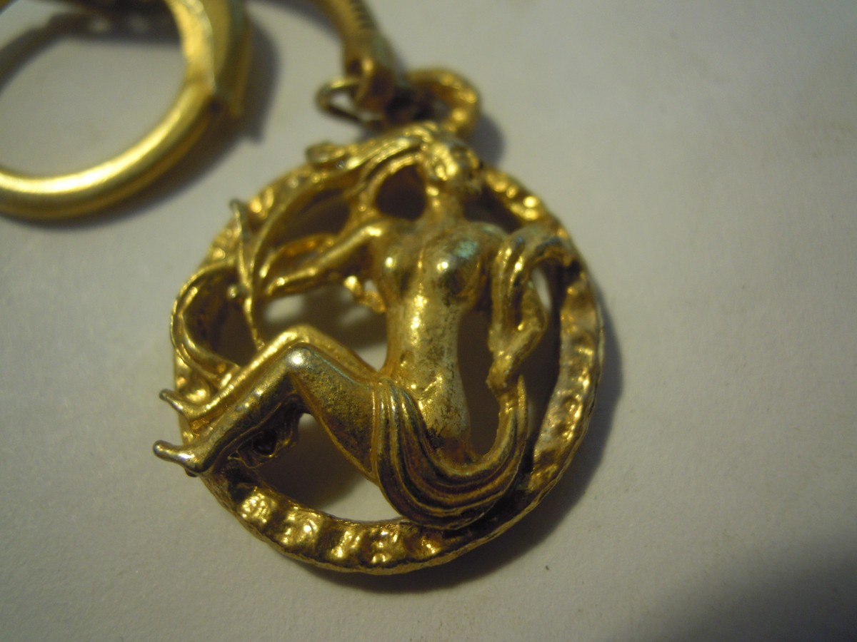 Porta chiavi segno zodiacale Vergine - D'olivo - Oggetti in legno di
