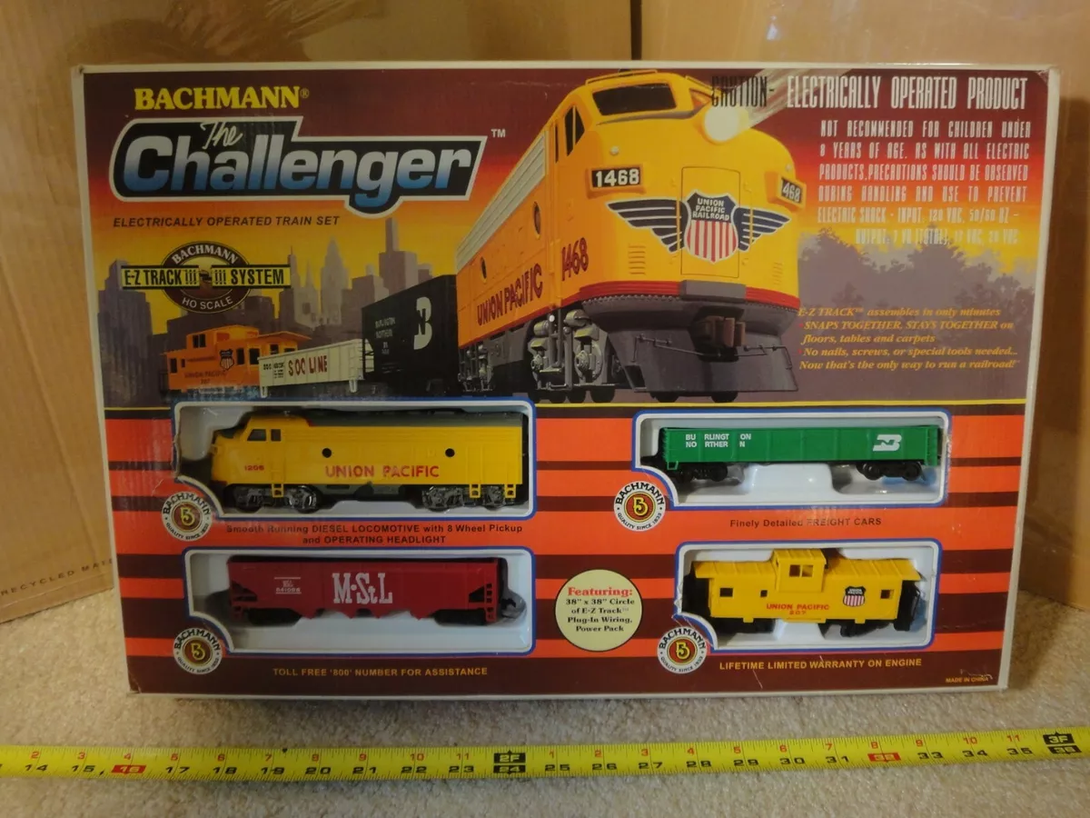 Vintage Bachmann The Challenger HO train set Union Pacific diesel engine