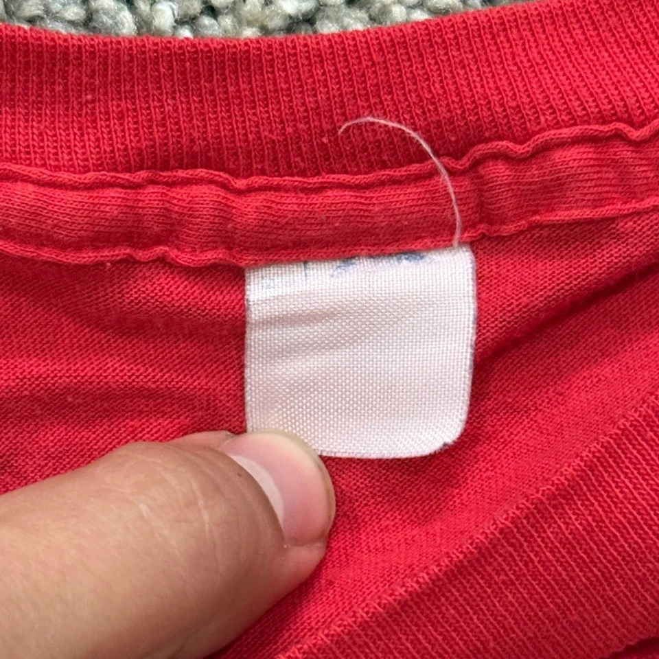 RARA Camiseta Roja De Colección Años 70 Wisconsin Badgers Snoopy Camiseta Charles Schulz Para Hombres XL Foto 4 de 4