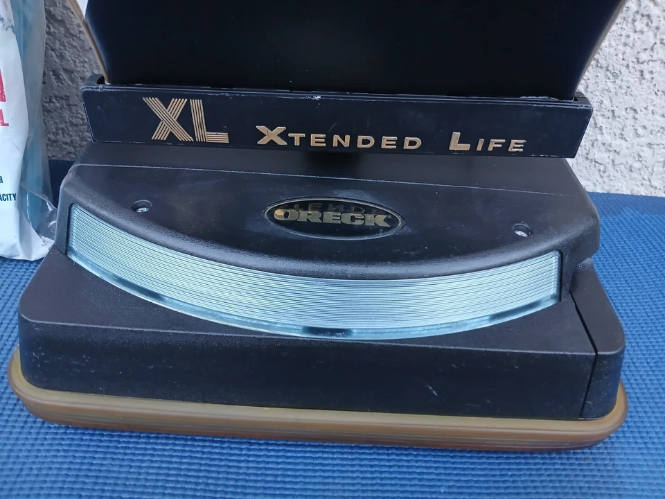 Oreck XL 2 Ultra 3910H2B Vacuum Cleaner 40th Anniversary Edition Bags Belts - Image 2 of 4