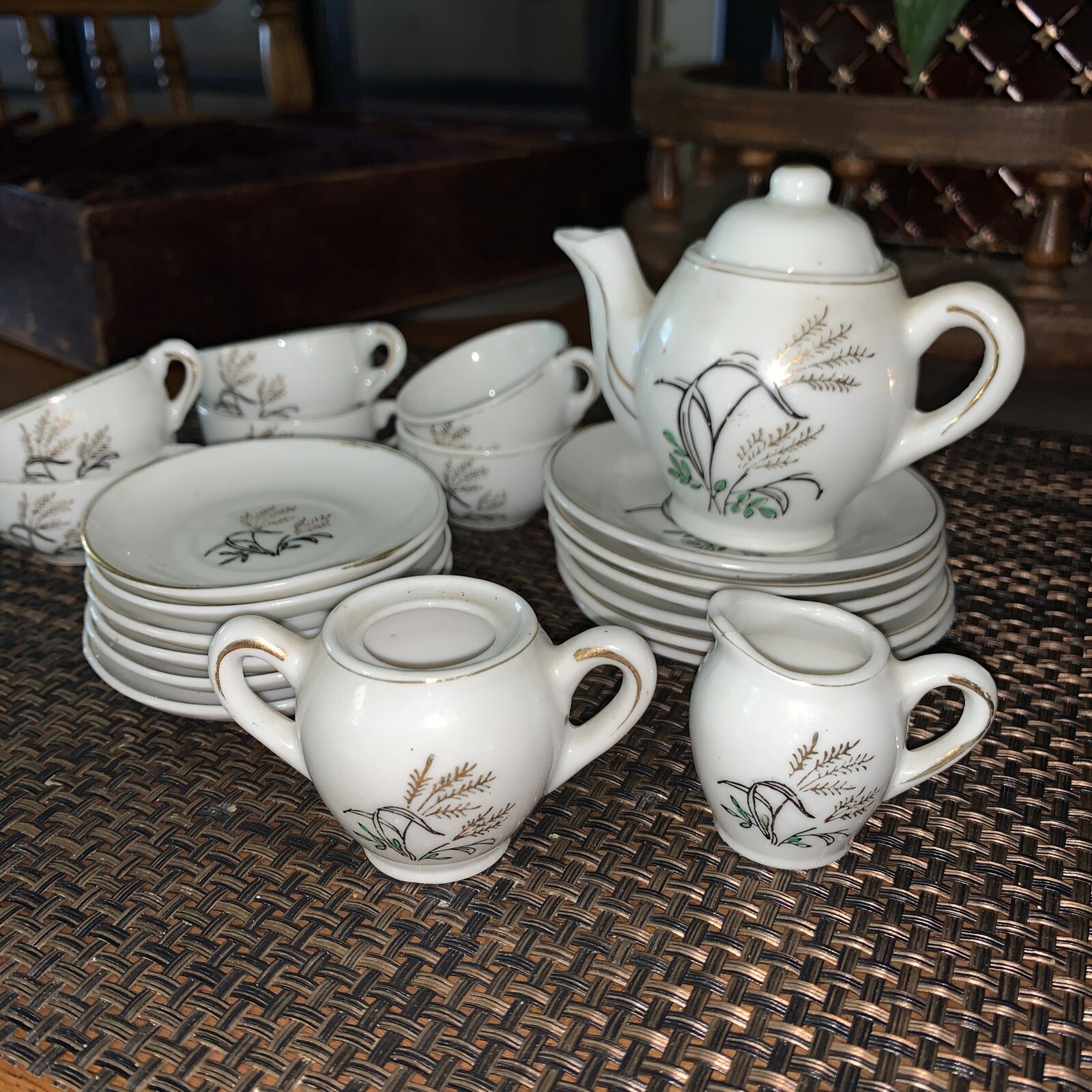 22 Pc Childs WHEAT CHINA TEA SET Gold Trim Vintage Made In Japan Hand