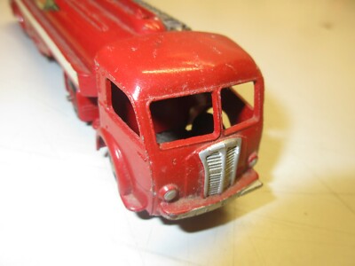 Tracteur ESSO Panhard citerne titan DINKY Toys 32C - Original / no