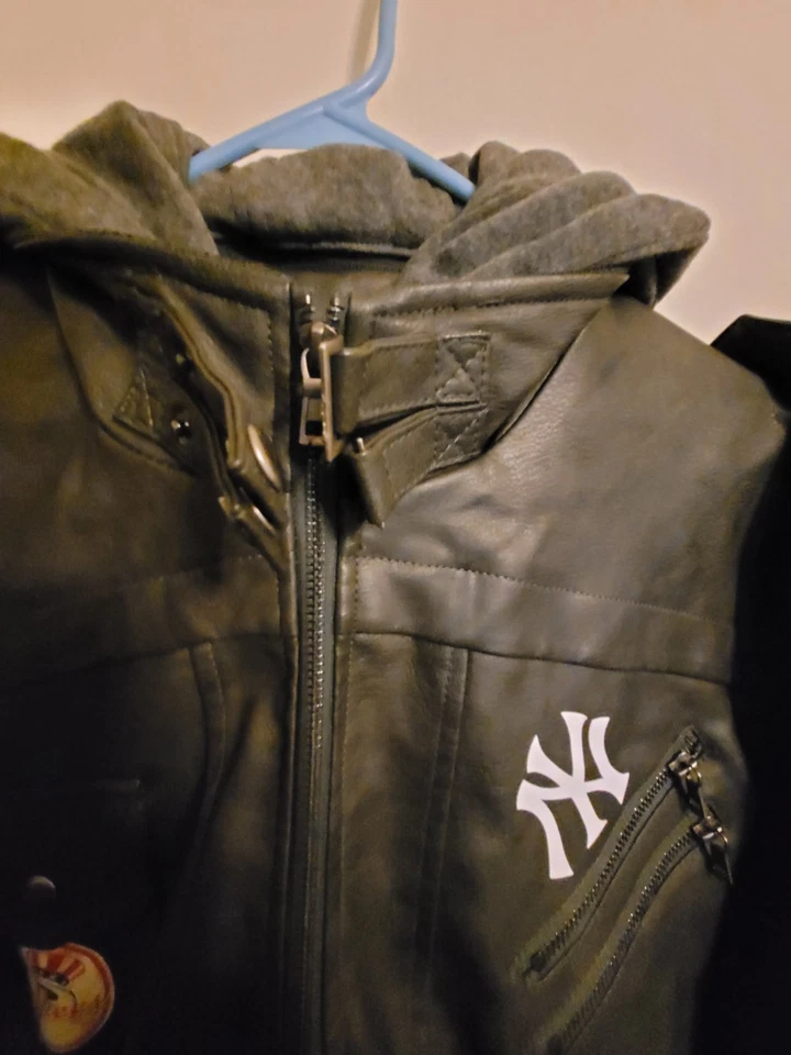 New York Yankees 100%PU Jacket Size XL Full Zip - Image 4 of 4